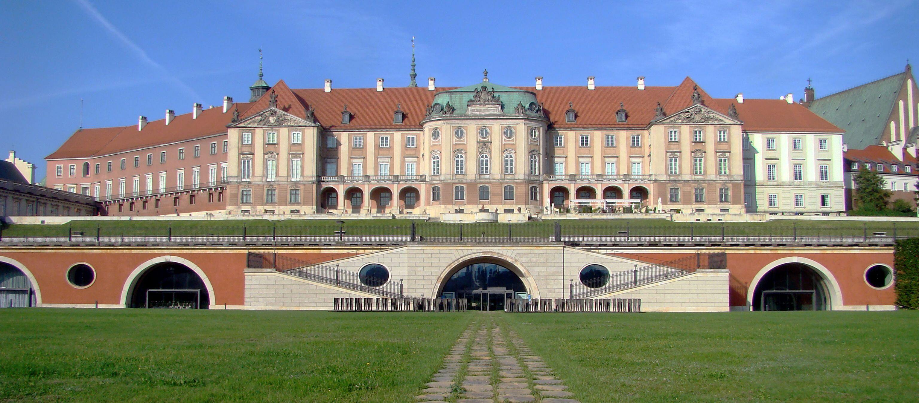 Eastern facade at the Warsaw Royal Castle over the Kubicki Arcades