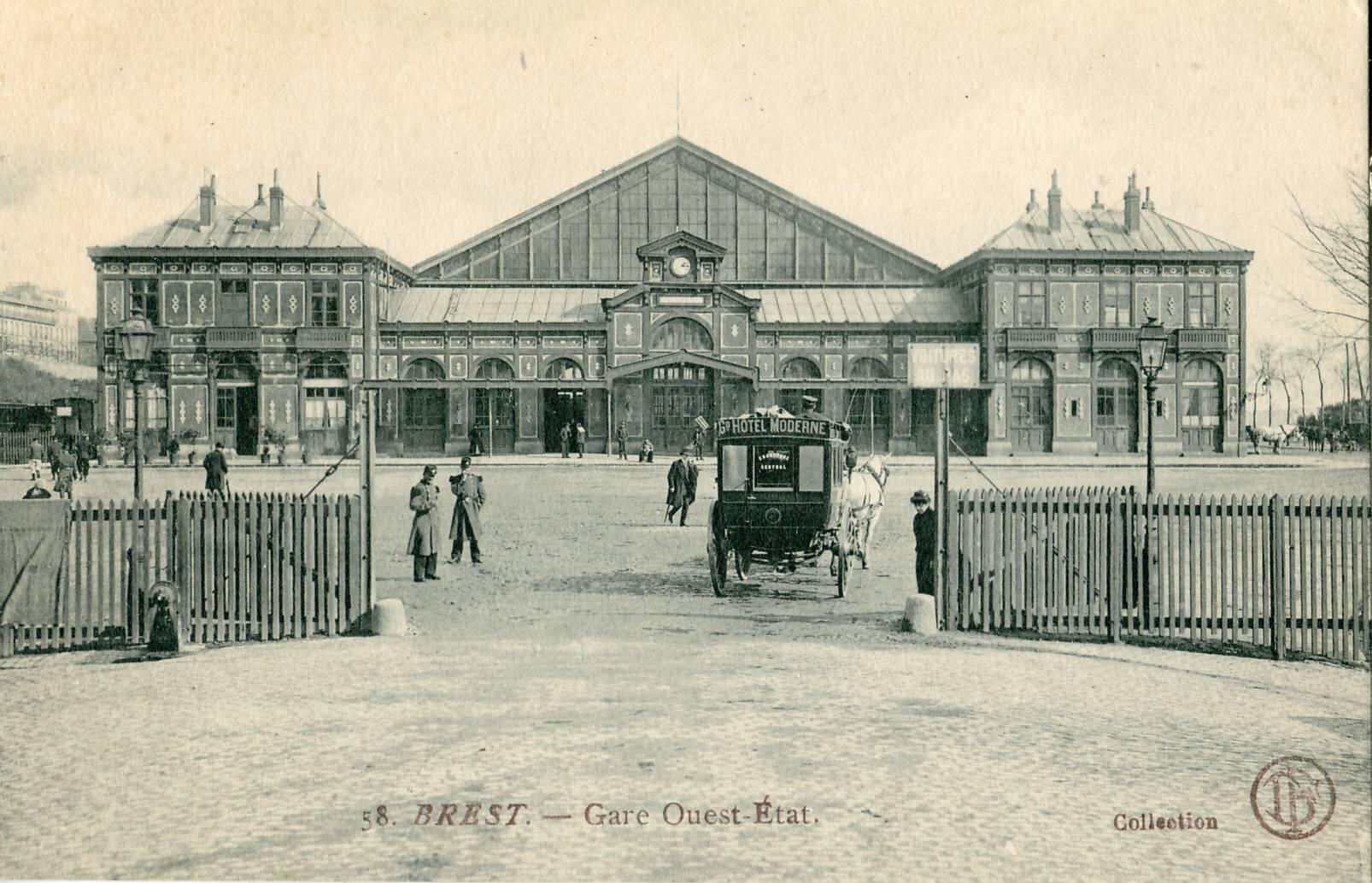 Carte postale ancienne éditée par DF N°58Brest, France : La Gare